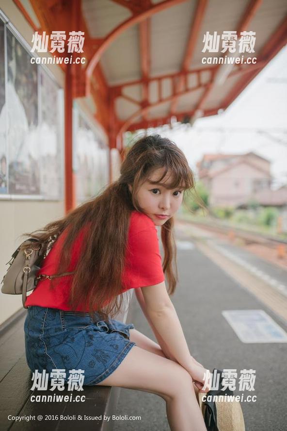 BoLoli菠萝社 - 当Suki朱忆音遇上美足，私拍里藏着多少不为人知的细节？套图独家奉上！