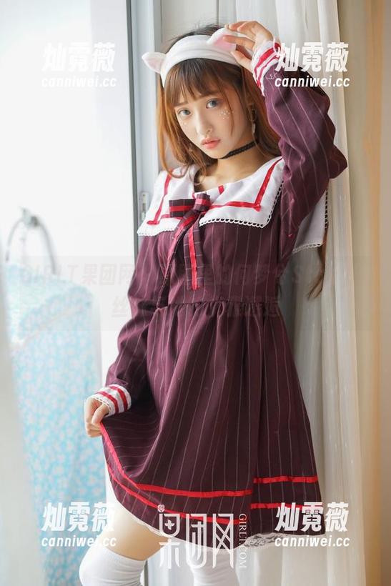 GIRLT果团网 - 原图里的何梦兮Stacy：丝袜与她的优雅邂逅