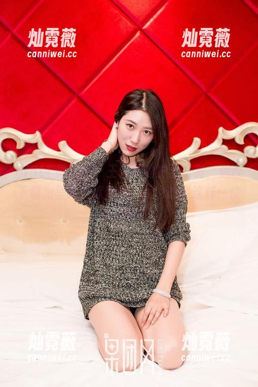 GIRLT果团网 - 王语纯的护士写真，适合下载为壁纸并默默想：我也想要这样一位护士好友！