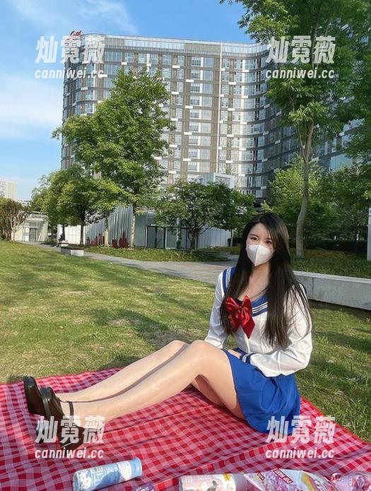 微密圈 - 那套梗太迷人，July芝岚在线的图片中我只好咂嘴
