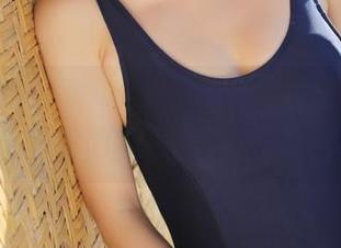 MyGirl美媛馆 - 潘娇娇的校服，看来是恶搞和认真之间的疯狂游走—图片回顾。