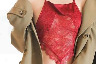 Xiuren秀人网 - 厨娘卓君Jeanes的壁纸原图，她到底在厨房准备了什么大菜呢？好想一探究竟！