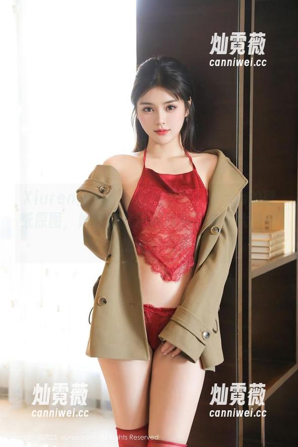 Xiuren秀人网 - 厨娘卓君Jeanes的壁纸原图，她到底在厨房准备了什么大菜呢？好想一探究竟！