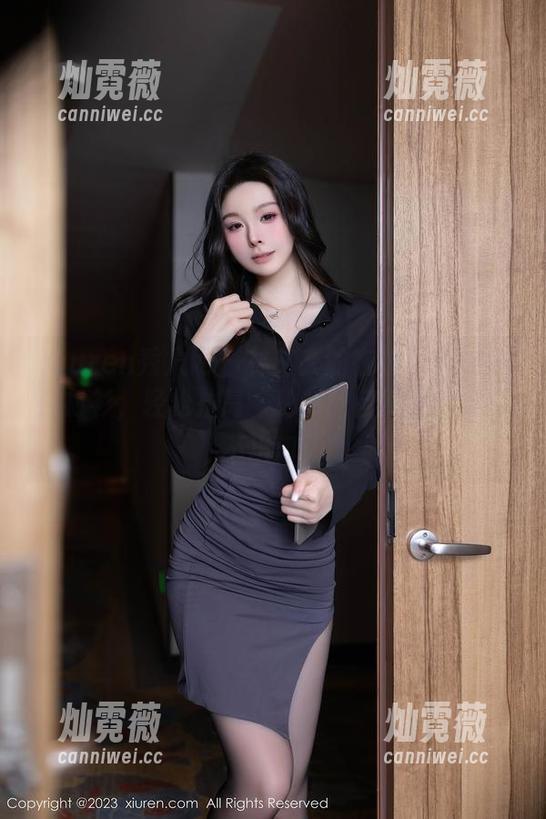 Xiuren秀人网 - 林文文的在线写真——白衬衫，轻松拉高“秘书”自然感，美图不出门！