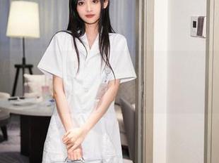 Xiuren秀人网 - 菲菲吃不胖的套装全集，原图倒是挺让人羡慕的…这画面太美我有点花痴。