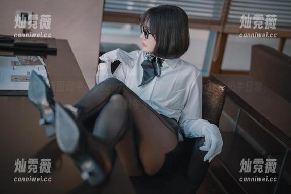 在这最新图册中，yeeun孙乐乐带你领略不一样的奶牛日常，谁说牛不会飞？