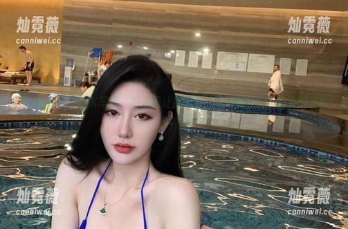 微密圈 - 一张JK写真，高清得让我忍不住想多看几遍不爱笑的赛琳的神态