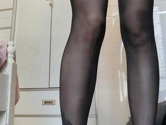 制服黑丝的今汐，丢弃了无圣光的包袱，套图中直击灵魂深处。