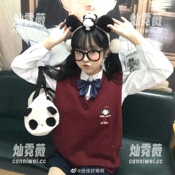 看完佳佳酱ovo的姐姐作品集，我差点想当她的弟弟