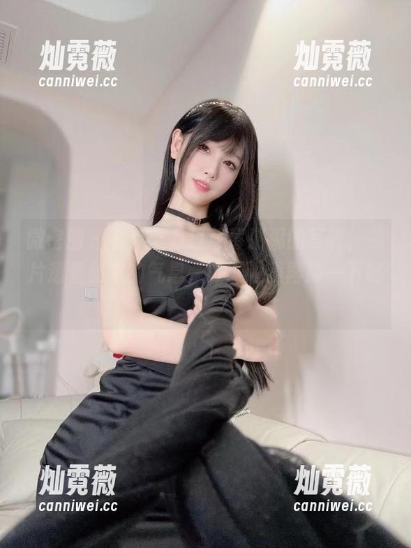 微密圈 - 看完十万口草莓粥粥的写真，照片透着秘密的气息，可以让我再猜一下吗？