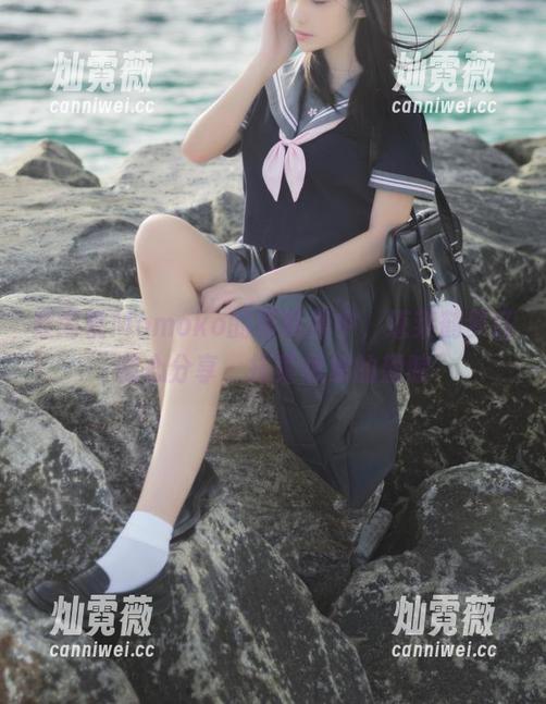 在南桃Momoko的写真集中，蓬莱鹤梦任随心分享，搭乘想象的翅膀