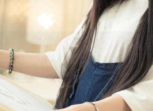 头条女神 - 刘瑾希的写真：网盘风暴中的维纳斯，你敢下载吗？