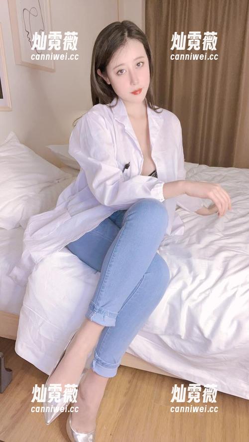 奈汐酱Nice的脚丫记：裸足图片分享，一起探讨哪里才是‘脚’的优点！