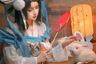 高清奶狮不咬人的黑贞德，以为在打怪，其实在自拍