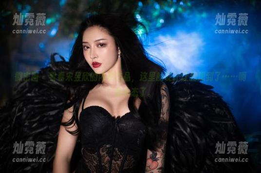 微密圈 - 看看宋昱欣的内衣作品，这里的设计让我想到了……啊，我失态了。