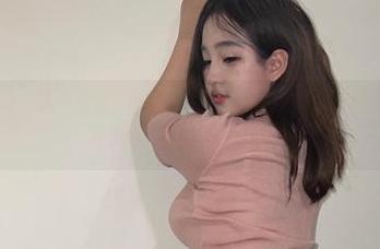 微密圈 - 有没有被小优优子的豹纹内裤击中？（作品集&原图）——这种小心机真是令人沉迷。