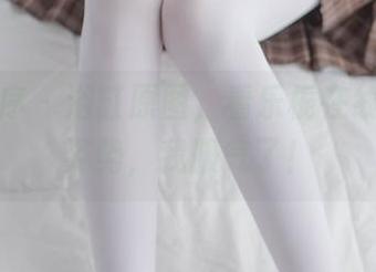 少女秩序 - 浴缸原图，看乐栀在线：这个姿势，我服气了！
