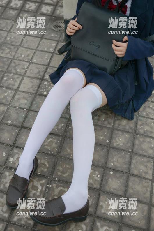 少女秩序 - 这套小鱼的御姐图，分分钟把“撩人”二字活出来，太会了，真没想到。