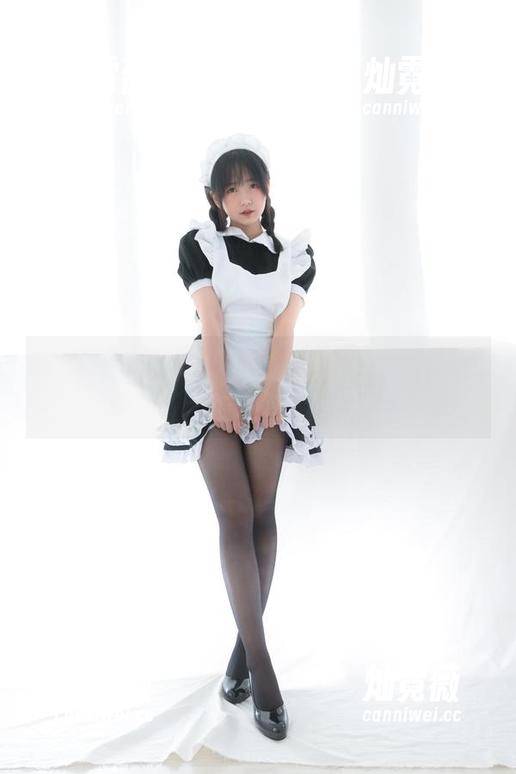少女秩序 - 皮衣穿上，气场全开！鹿可的作品集值得一睹，为啥非得下载呢？