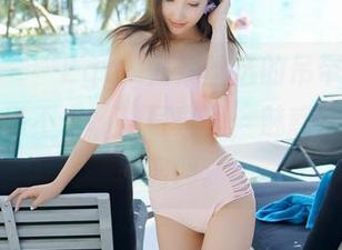 尤蜜荟 - “Egg_尤妮丝选的吊带，别说，这气场不小。”写真里，魅惑成了另一种调调。