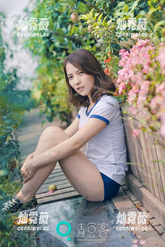 推女神 - 大安妮的毛衣最新图包，你能说出多少种穿法吗？