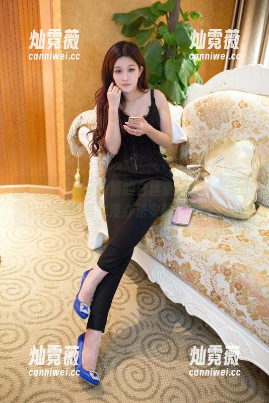 推女郎 - 被潘娇娇的白丝束缚住了，我的思绪根本没办法安静下来。