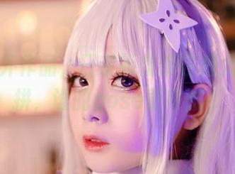 最新户外作品，日奈娇仿佛在和大自然比拼，谁的pose更夸张？