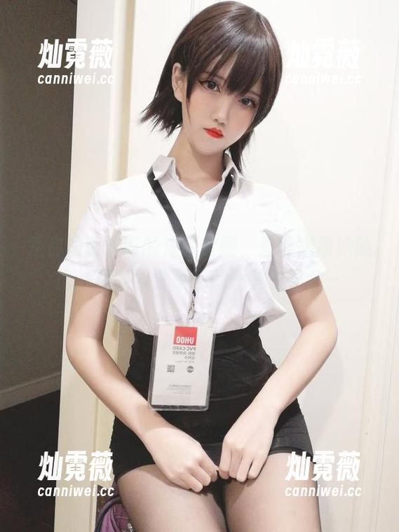是你的阿薰呀的海边套图，你能想象她的比基尼吗？分享我的一些斜视角～