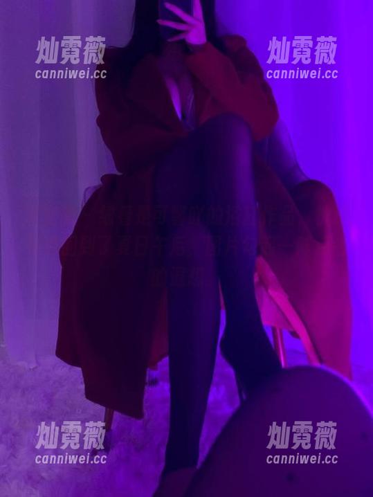 微密圈 - 细看是可馨吖的浴缸作品，恍惚间像回到了夏日午后，图片勾起一阵莫名的遐想。