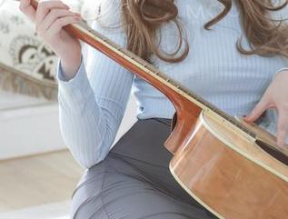 体操服写真集，朝雾爱用可爱来征服健身房的偏见！