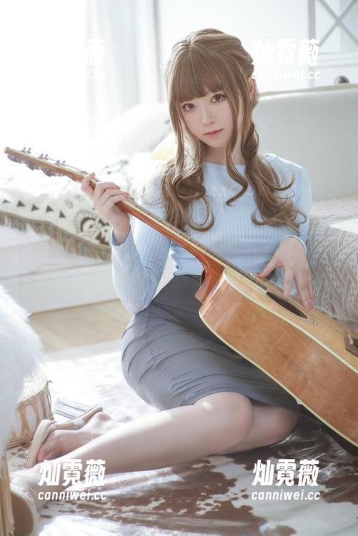 体操服写真集，朝雾爱用可爱来征服健身房的偏见！