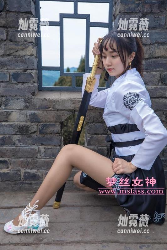 梦丝女神 - 玥玥的最新作品，火车超自然系图片，一不小心就被刷到了脸！