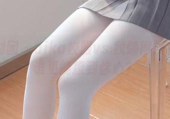 森萝财团 - aika校服vs.我懒得换衣服：谁更能撩到你心？
