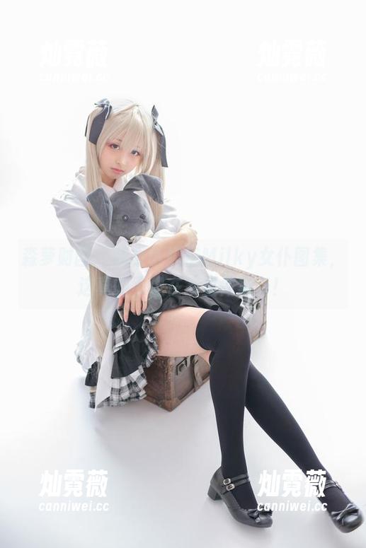 森萝财团 - 翻看小奶糕Milky女仆图集，这真的不像在家里做家务！