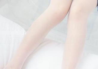 原图看私拍：森萝财团的100种白丝练功，最后竟变成百合场上的踩跳戏？