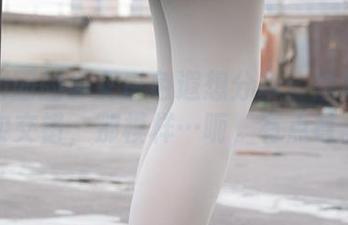 森萝财团的少女白色遐想分享：想象与现实交错，那模样…呃，有点弯。