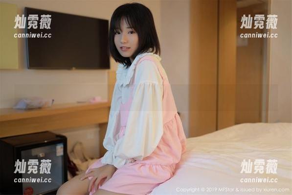 模范学院 - 高清观察：Ellie艾栗栗和她的黑丝们在这里聚会