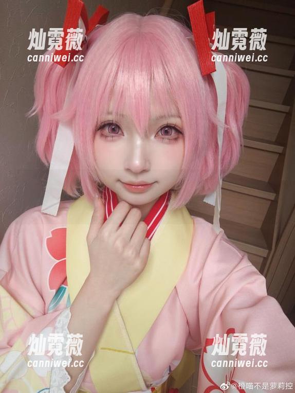 谁说网袜只能是个调味剂？橙喵写真集给你全新定义！