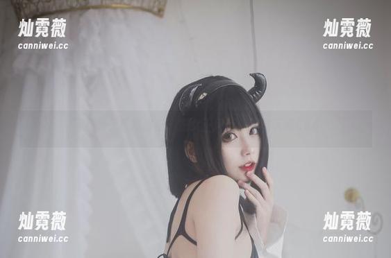 清颜颜子再度出击，把女王风范和美图玩得666