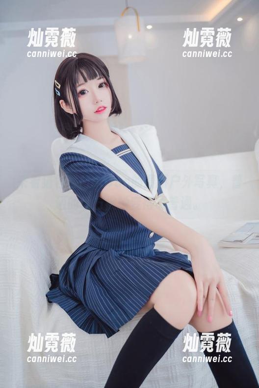 来看猫君君MaoJun的最新户外写真，普通的地方被她变得不普通。
