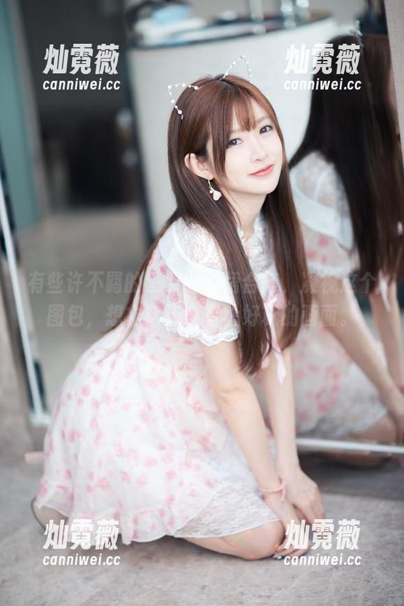 王羽杉 有些许不羁的王羽杉白裙合集,凝视这个图包,想象着还会有啥好玩的画面。