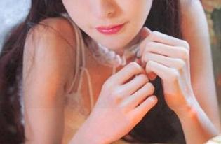 制服着装的王羽杉，无圣光如同呼吸，作品里有种说不出的...嗯？