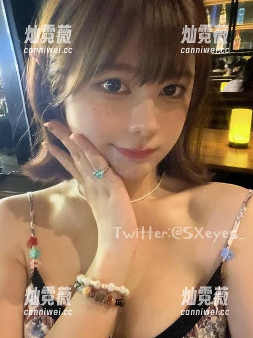 眼酱大魔王w “水中精灵”:眼酱大魔王w带来泳装套图,随性又不失风格,下载走起吧!