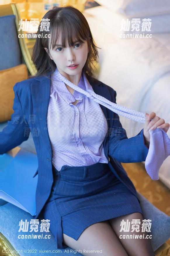 秀人网 - 少女的私拍快乐——Hebe韩心雨的“学姐”，你能沉得住气吗？