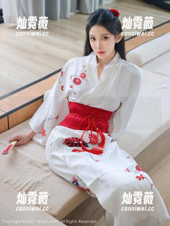 秀人网-周波儿 秀人网 - 周波儿的60度私拍,吊带拯救了多少个直男的心!