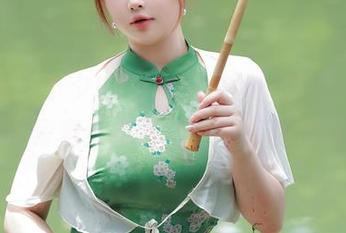 秀人网 - 小夕Kittyvs白裙：这是一场无声的写真合集对决，谁能胜出呢？
