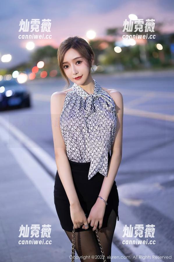 秀人网 - 小逗逗俄罗斯方块都没法拼的蕾丝美图，内心的戏根本收不住。