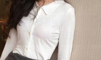 秀人网 - 王俪丁呀最新女仆主题，图库里好像又是一场公开的懒散。