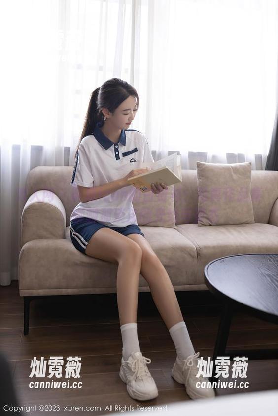 秀人网 - 筱慧icon的白衬衫：写真作品集，聊聊那淡淡的光线与姿态