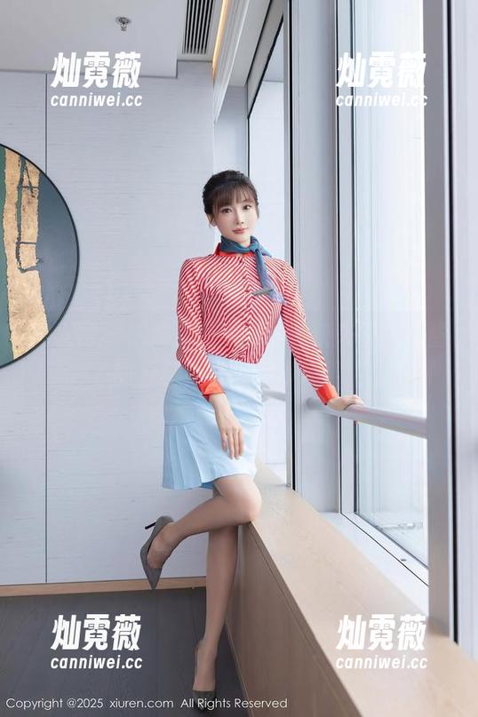 秀人网 - 泳池作品大公开，快来听美桃酱的分享，喝水前请轻声！